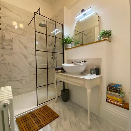 Spacious Georgian Apartment - Central Frome Exterior photo