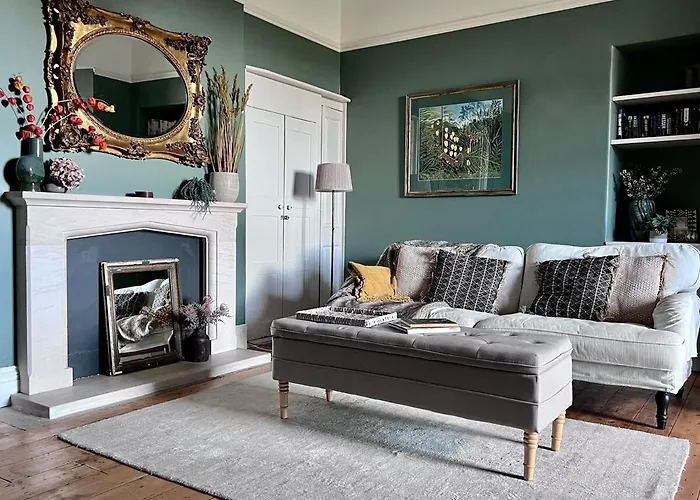 Spacious Georgian Apartment - Central Frome